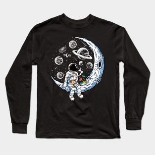 astronaut drinking coffee eating donuts Long Sleeve T-Shirt